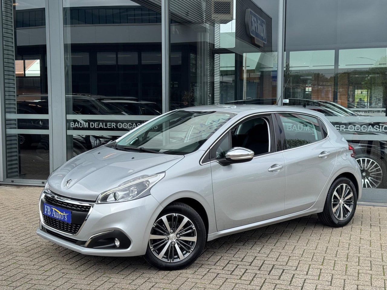 Peugeot 208 - 1.2 e-VTi Allure Airco lmv Navi Camera Cruise - AutoWereld.nl