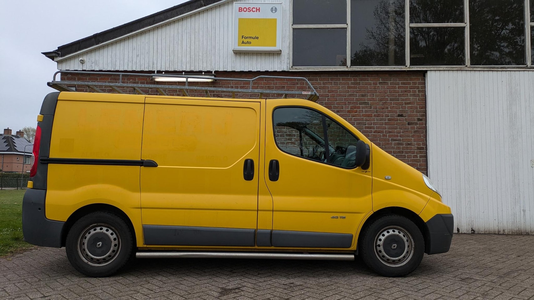Renault Trafic - 2.0 dCi L1H1 - 1e eign. - airco - AutoWereld.nl