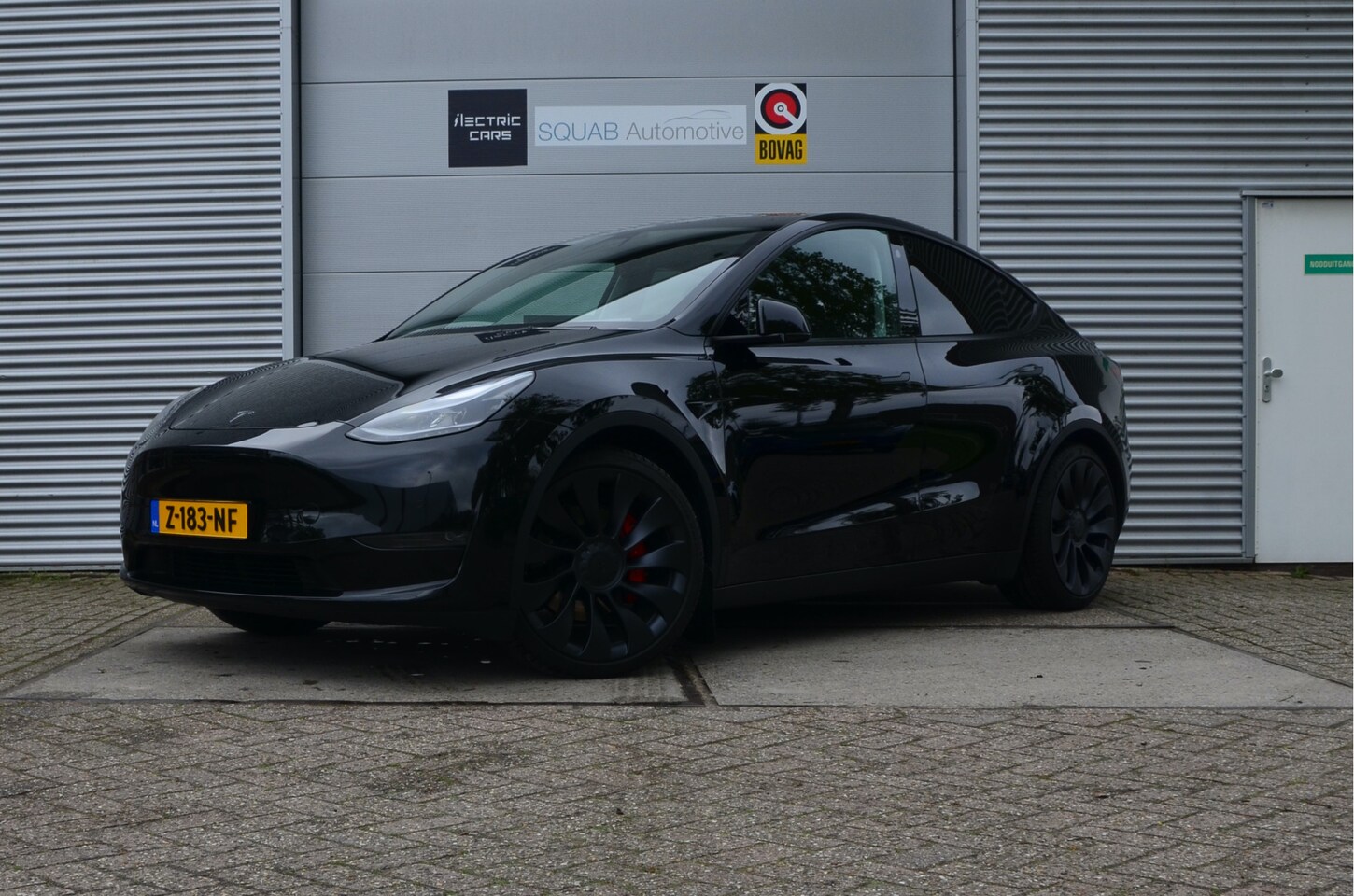 Tesla Model Y - Performance AWD 75 kWh AutoPilot, Parkeersensoren! - AutoWereld.nl