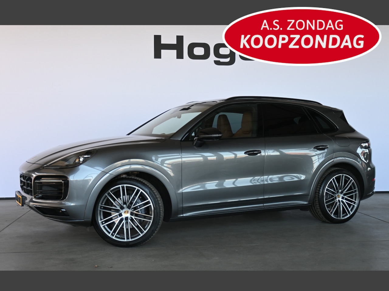 Porsche Cayenne - 3.0 E-Hybrid Panoramadak Adaptieve cruise Luchtvering Soft close 22" inch Org NL Inruil Mo - AutoWereld.nl