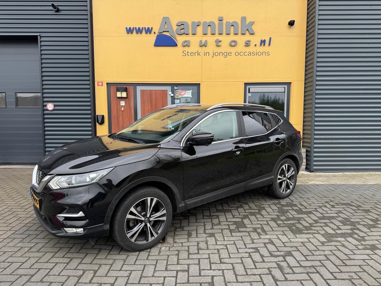 Nissan Qashqai - 1.3 DIG-T N-Motion 1.3 Dig-T 140pk N-motion - AutoWereld.nl
