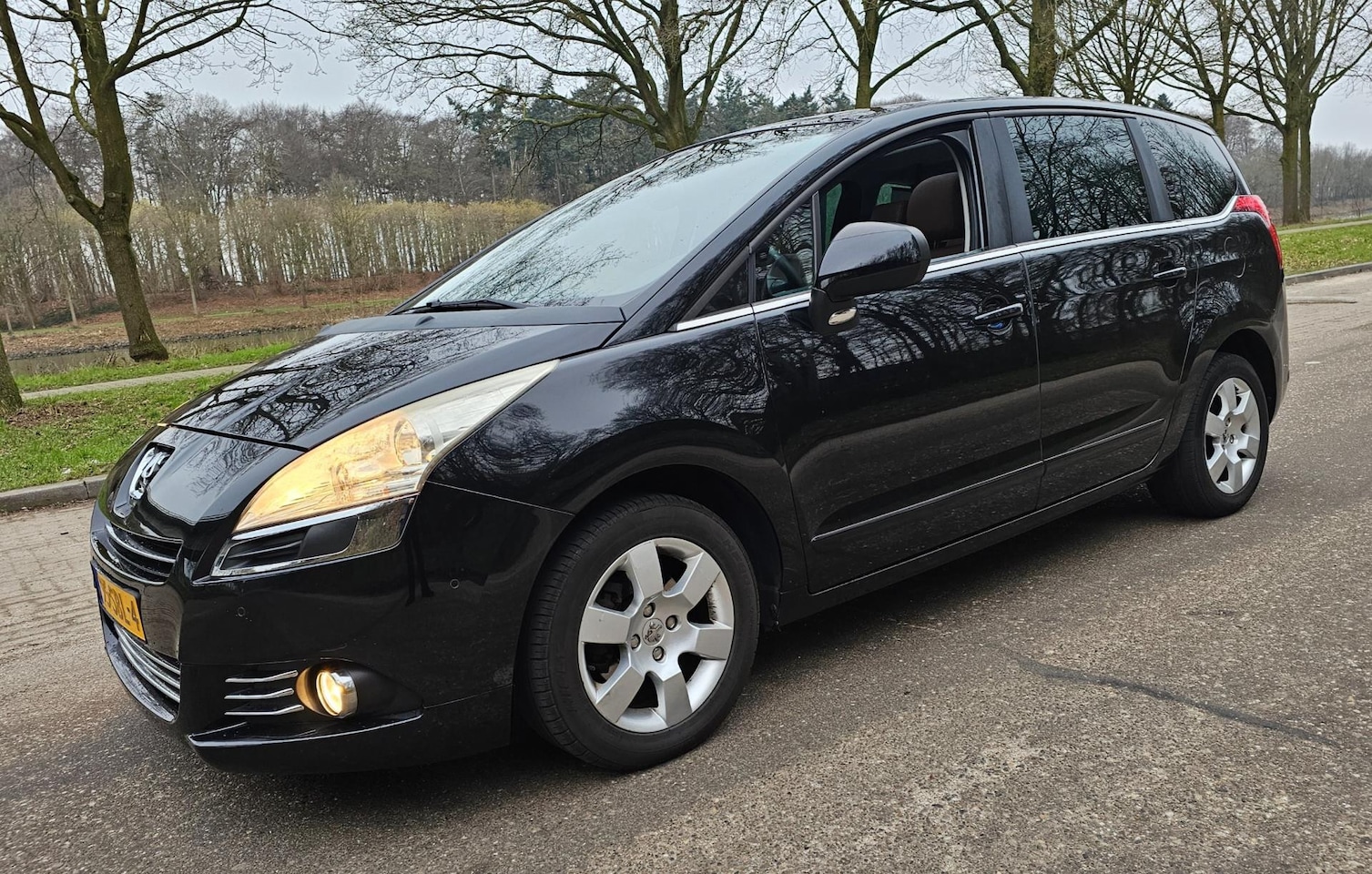 Peugeot 5008 - 1.6 VTi 7 persoons Leder Panoramadak Navigatie - AutoWereld.nl