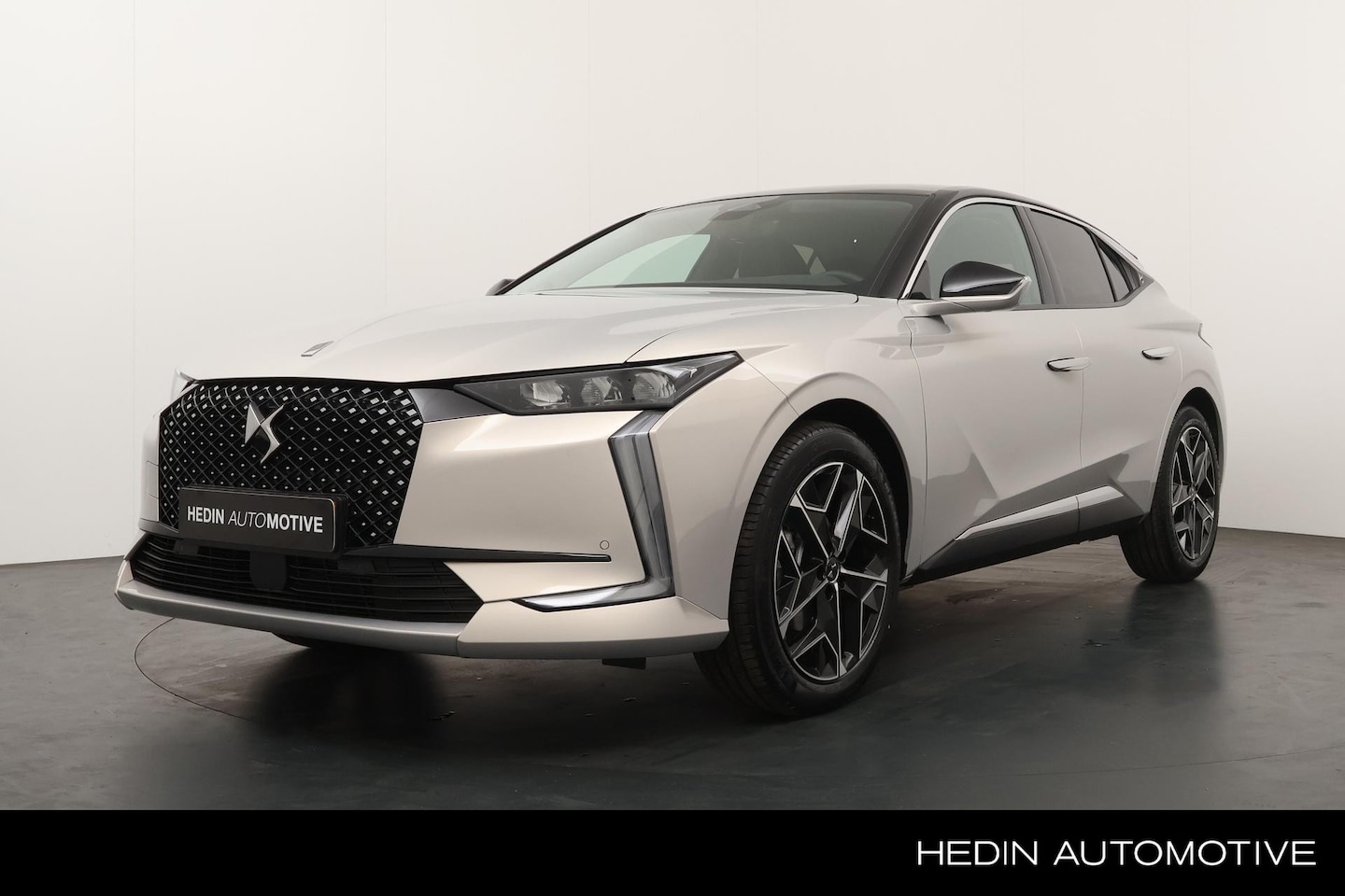 DS 4 - 1.2 Hybrid 136 Pallas | Parkeersensoren V+A | Achteruitrijcamera | Apple Carplay & Android - AutoWereld.nl