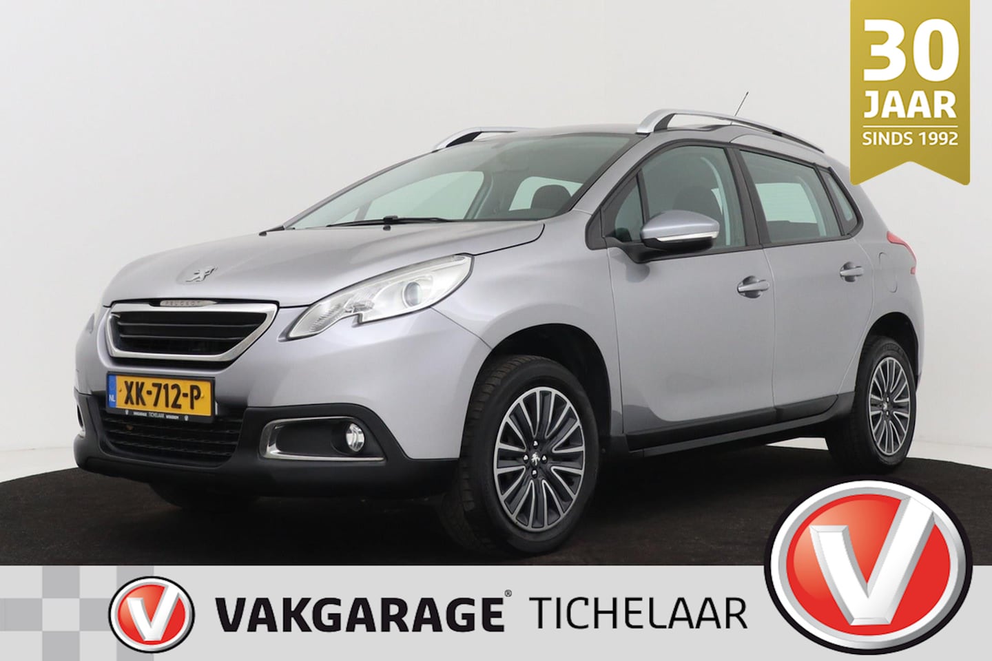 Peugeot 2008 - 1.2 PureTech Blue Lease | Navigatie | Parkeersensoren | Bluetooth - AutoWereld.nl