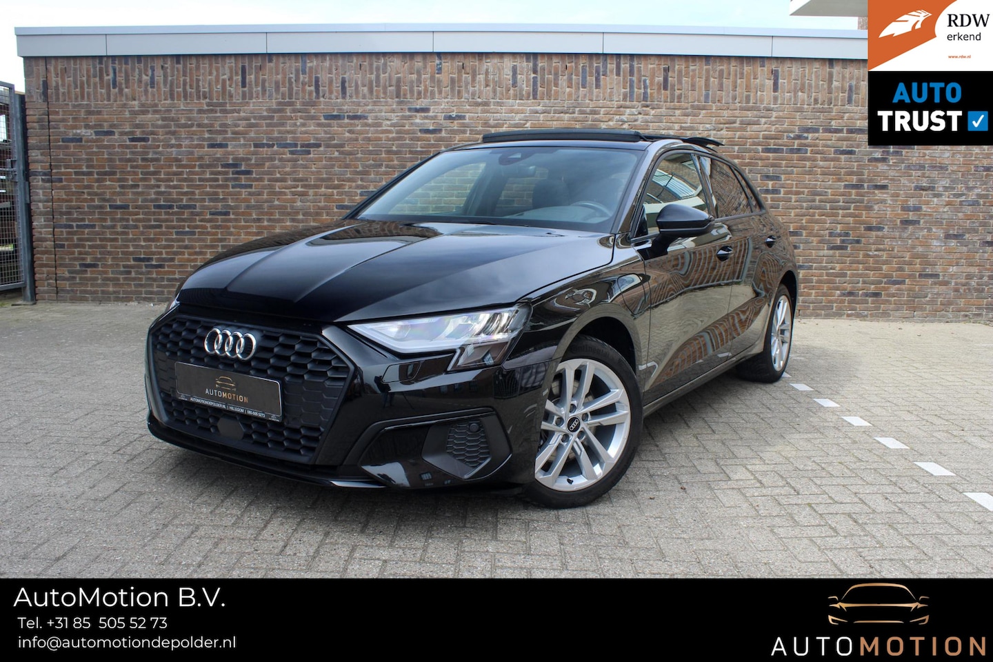 Audi A3 Sportback - 40 TFSI e Adv.Ed. PANO | StoelVW | HUD    Onder andere voorzien van: Panorama dak, lane as - AutoWereld.nl
