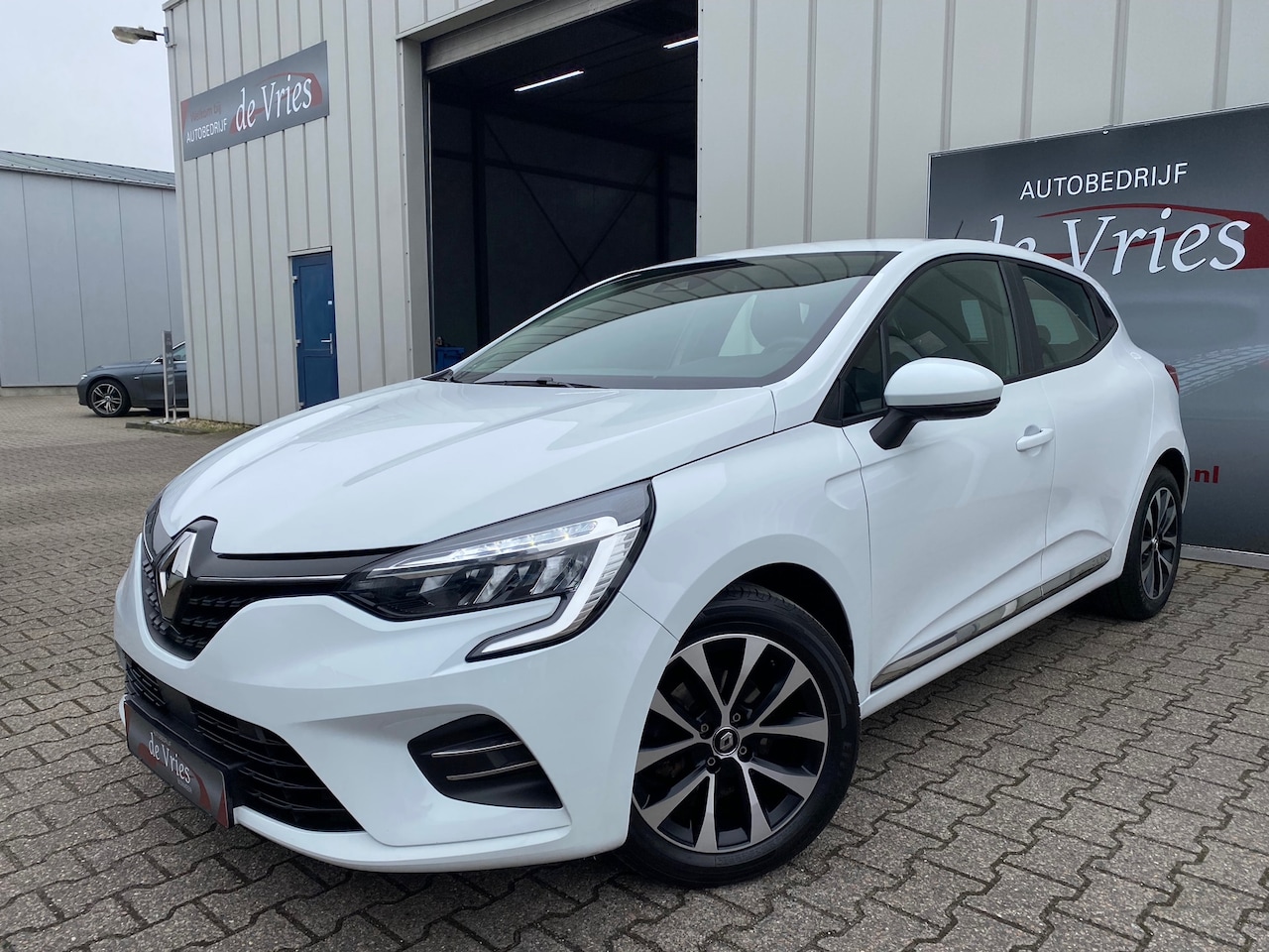 Renault Clio - 1.0 TCe Life 5-Drs. / Navi / Cruise / PDC / LMV - AutoWereld.nl
