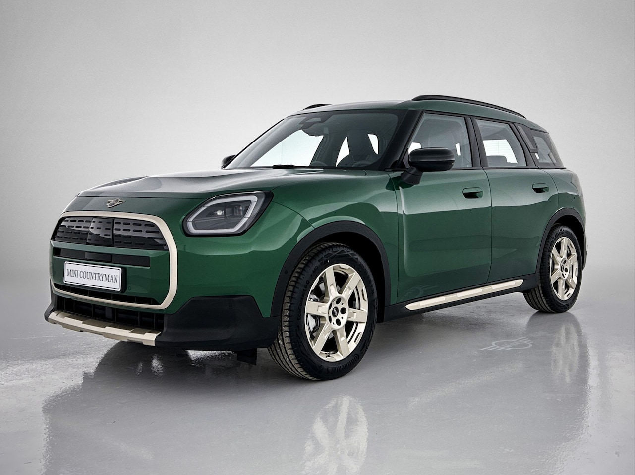 MINI Countryman - E / Favoured / Pakket S / 18" Asteroid Spoke vibrant silver - AutoWereld.nl