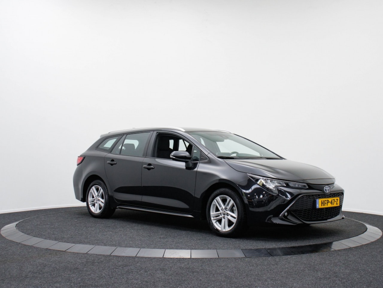 Toyota Corolla Touring Sports - 1.8 Hybrid Dynamic | Navigatie | Business Pack - AutoWereld.nl