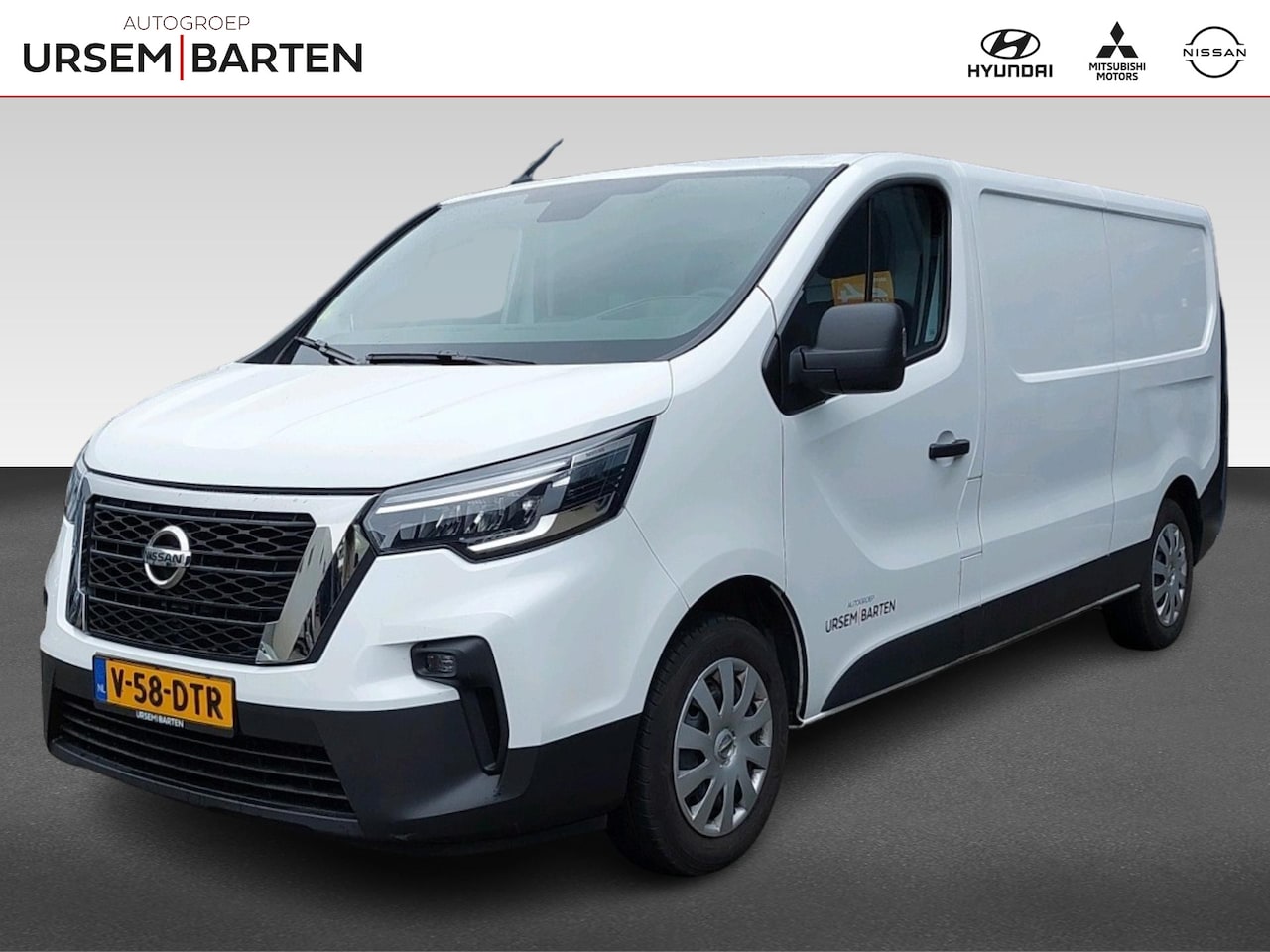 Nissan Primastar - 2.0 dCi L2H1 Acenta Trekhaak, lat om lat betimmering, laadvloer en superlocking . - AutoWereld.nl