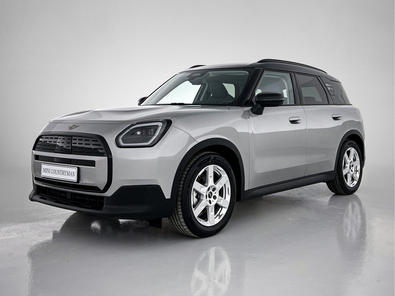 MINI Countryman - E / Classic / Pakket M Plus / 18" Asteroid Spoke - AutoWereld.nl