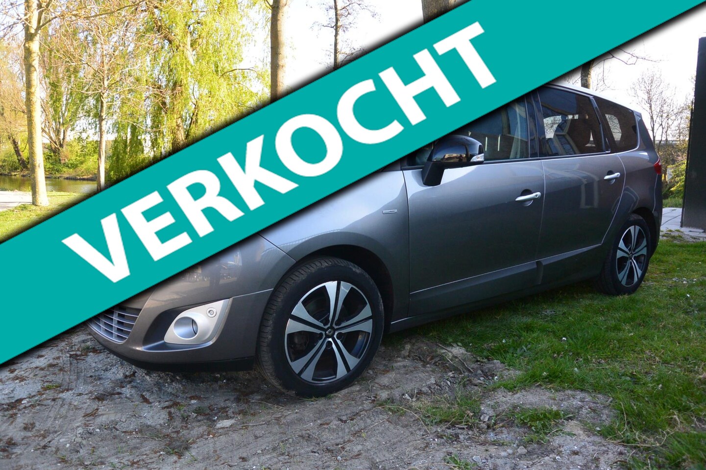 Renault Grand Scénic - 1.4 TCe Bose 7pers*airco*cruise*camera*navi*leer - AutoWereld.nl