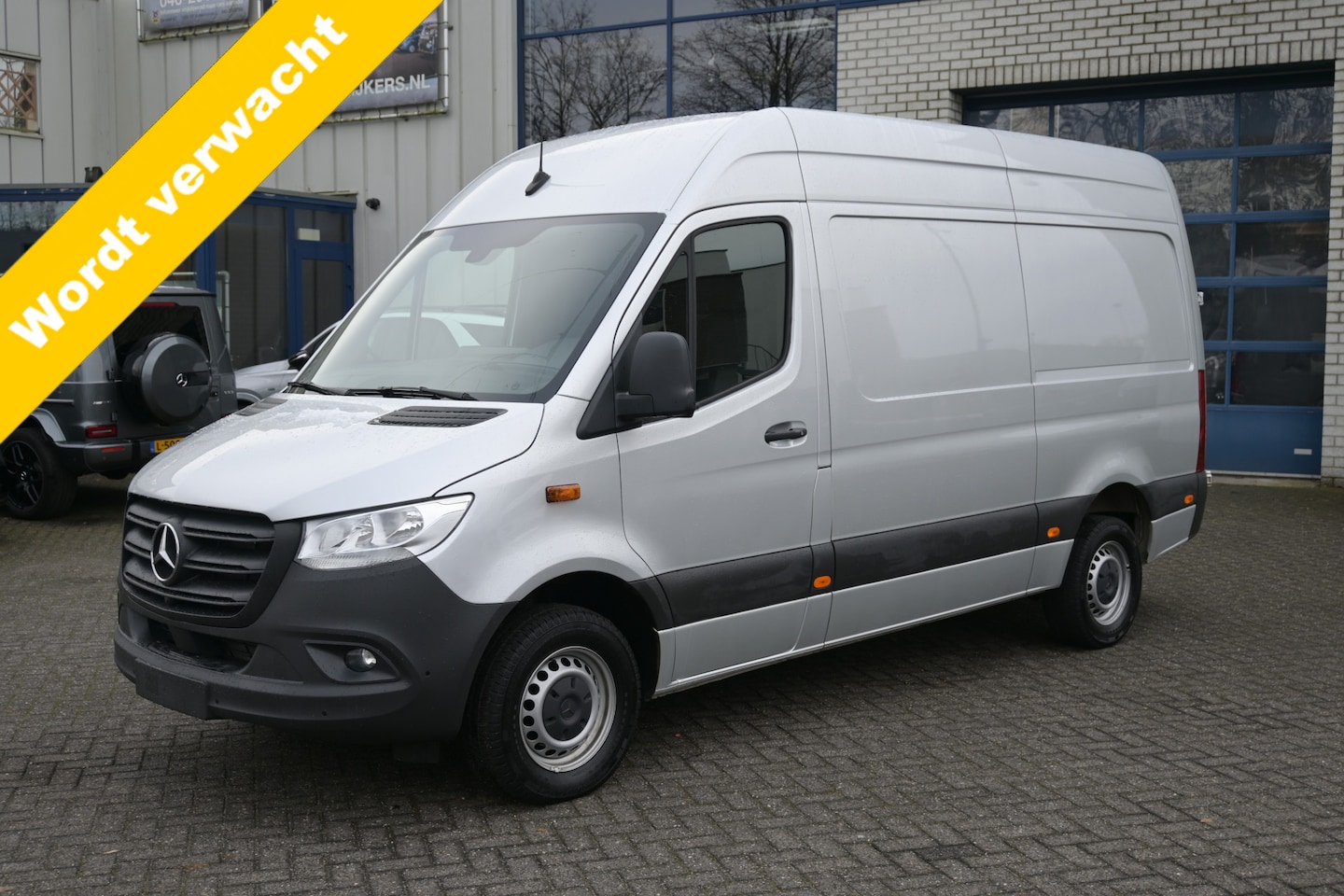 Mercedes-Benz Sprinter - 317 CDI L2H2 RWD MBUX navigatie 360 graden camera en parkeersensoren, Geveerde stoel, Etc. - AutoWereld.nl