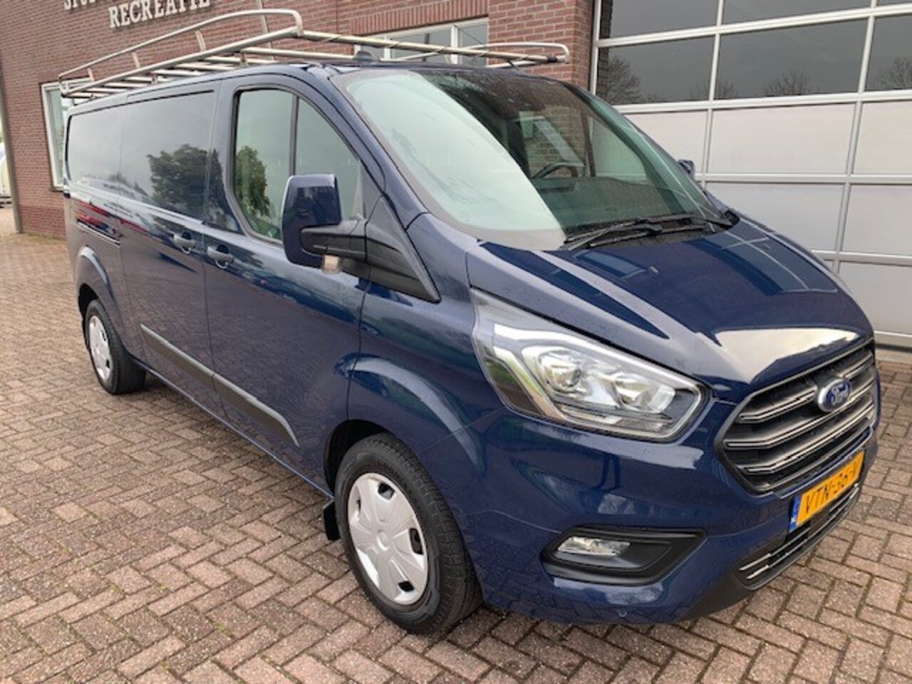 Ford Transit Custom - 320 2.0 TDCI L2H1 Trend Trekhaak / Imperiaal - AutoWereld.nl