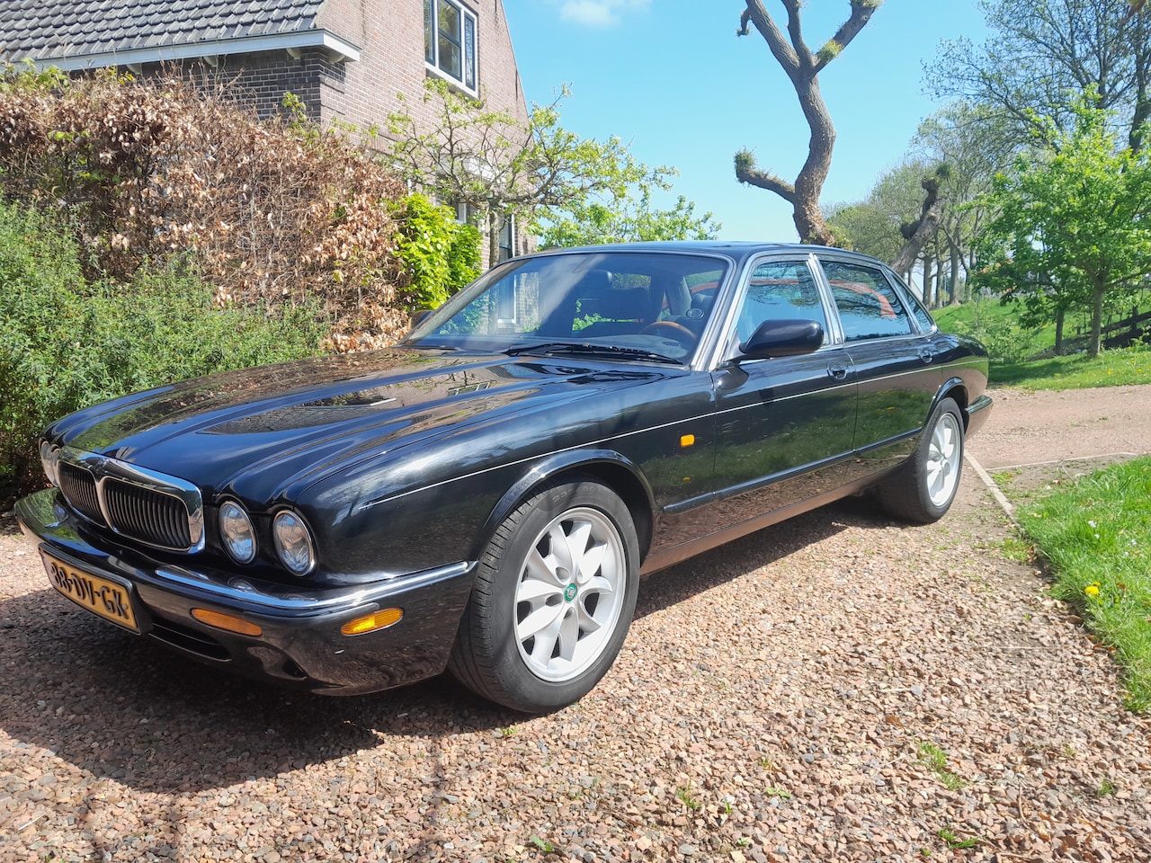 Jaguar XJ - 3.2 V8 Executive X308 - AutoWereld.nl