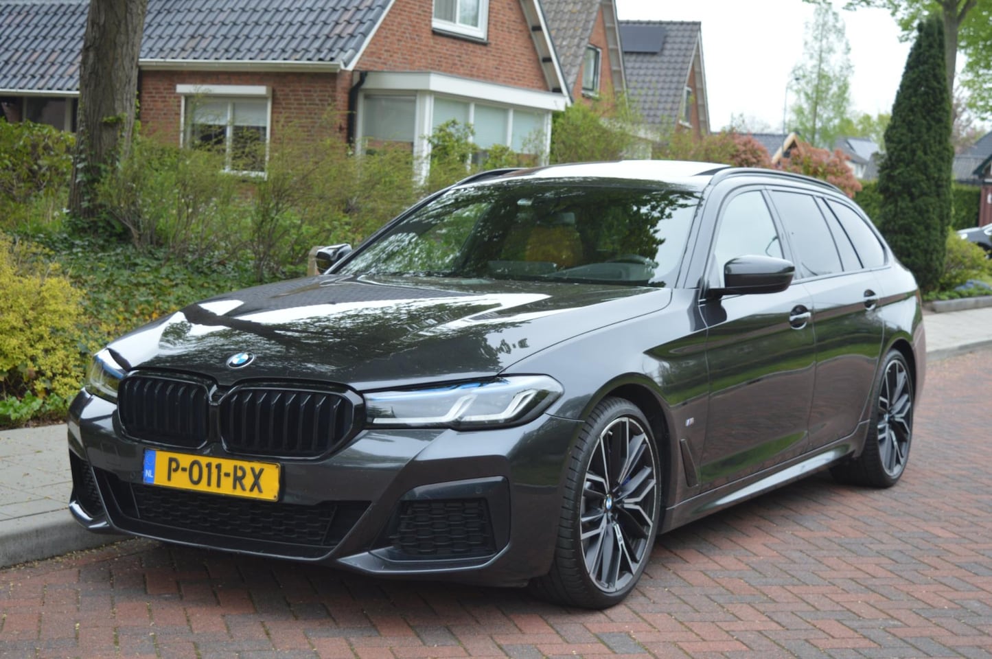 BMW 5-serie Touring - 540i xDrive 1ste eig/ORG NL/NAP/pano/dashboard leer - AutoWereld.nl