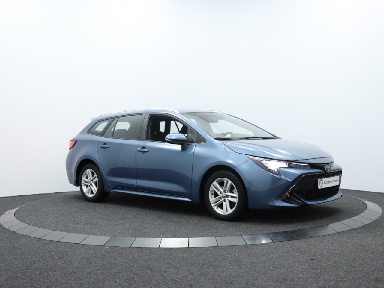 Toyota Corolla Touring Sports - 1.8 Hybrid Dynamic Automaat | Navigatie | Cruise control | Busin - AutoWereld.nl