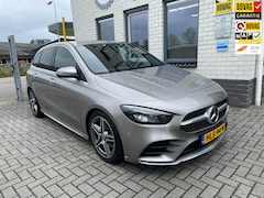 Mercedes-Benz B-klasse - 180 Business Solution AMG / Automatische achterklep / Cruise controle / Camera / PDC V+A
