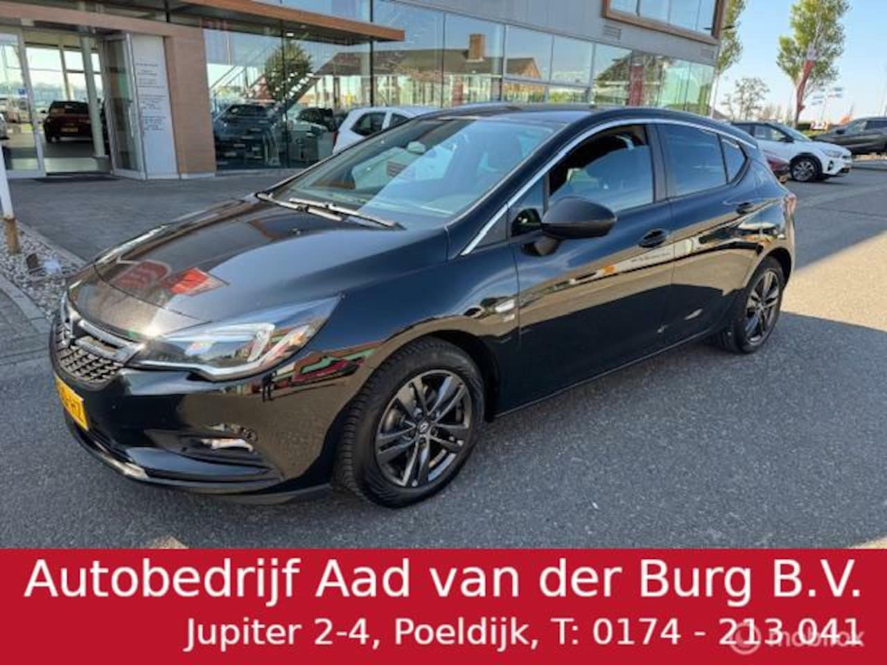 Opel Astra - 1.0 Turbo 120 Jaar Edition 5 deurs , Grijse velgen met all weatherbanden , Trekhaak , Navi - AutoWereld.nl