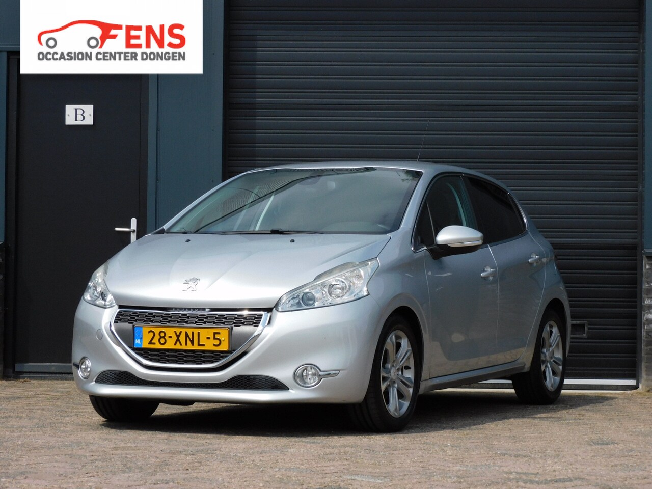 Peugeot 208 - 1.4 VTi Griffe TOPSTAAT! LEER! NAVI! BLUETOOTH! CRUISE! CLIMA! PDC ACHTER! LM VELGEN! - AutoWereld.nl