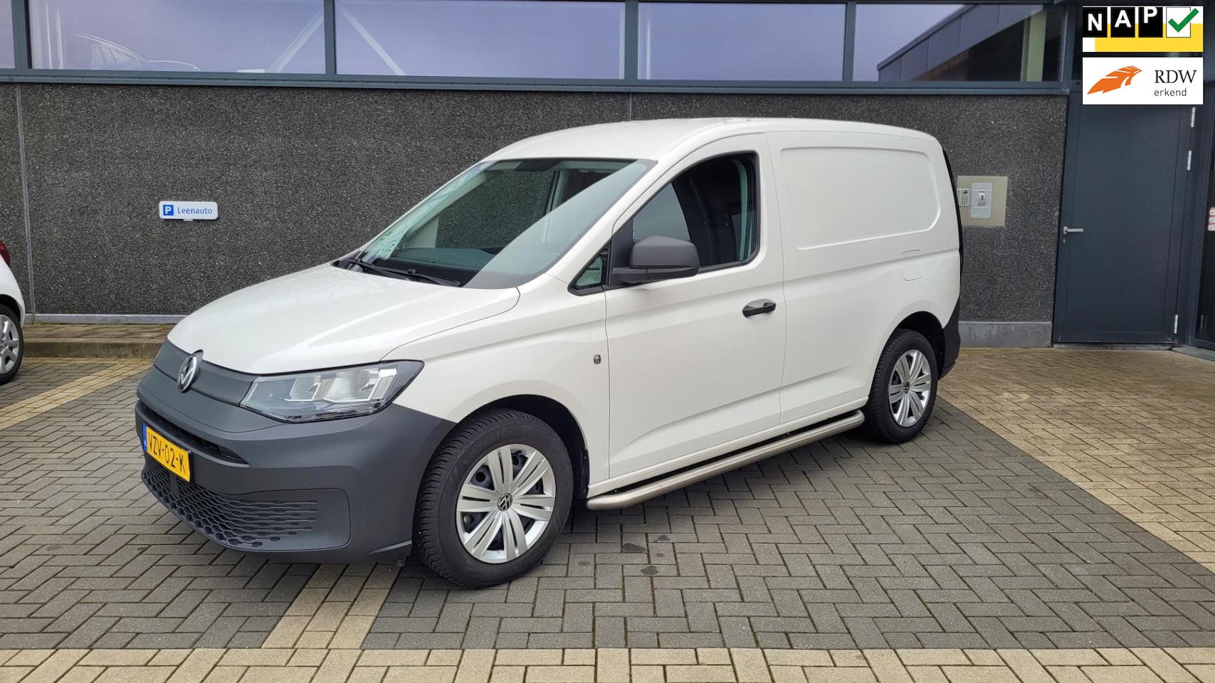 Volkswagen Caddy Cargo - 2.0 TDI Trend 122 pk Automaat *fabrieksgarantie* *1e eigenaar* - AutoWereld.nl