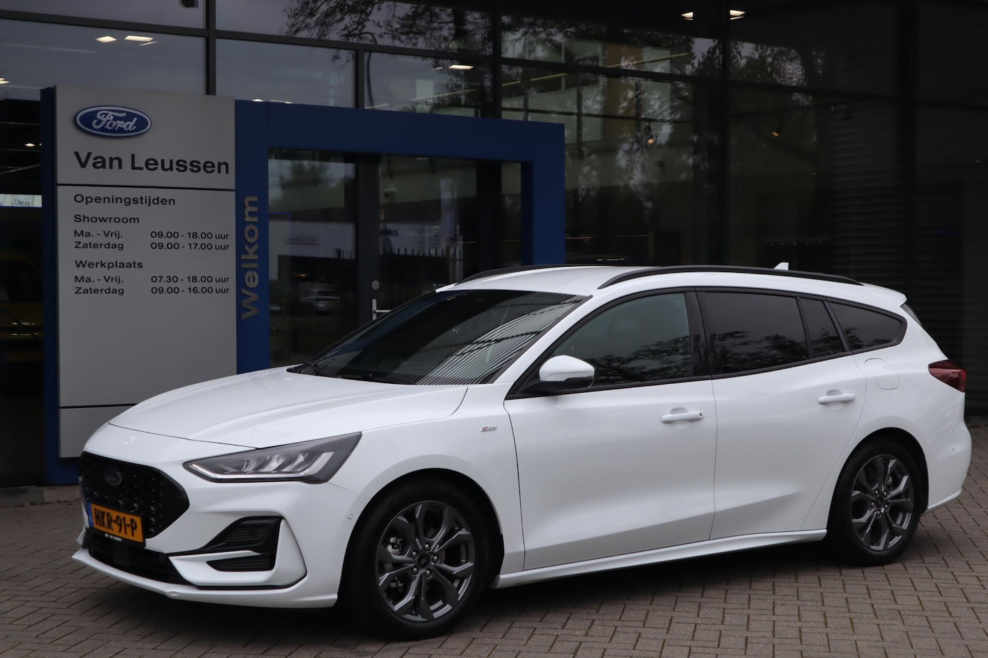 Ford Focus Wagon - 155PK HYBRID ST-LINE AUTOMAAT NAVI STOEL/STUURVERW. P-SENSOREN 17"LMV AD-CRUISE CAMERA PRI - AutoWereld.nl