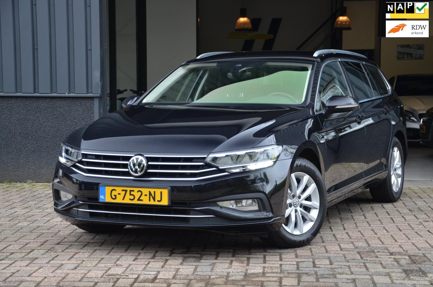 Volkswagen Passat Variant - 1.5 TSI Business DSG|ACC|CarPlay|FaceLift|NAP - AutoWereld.nl