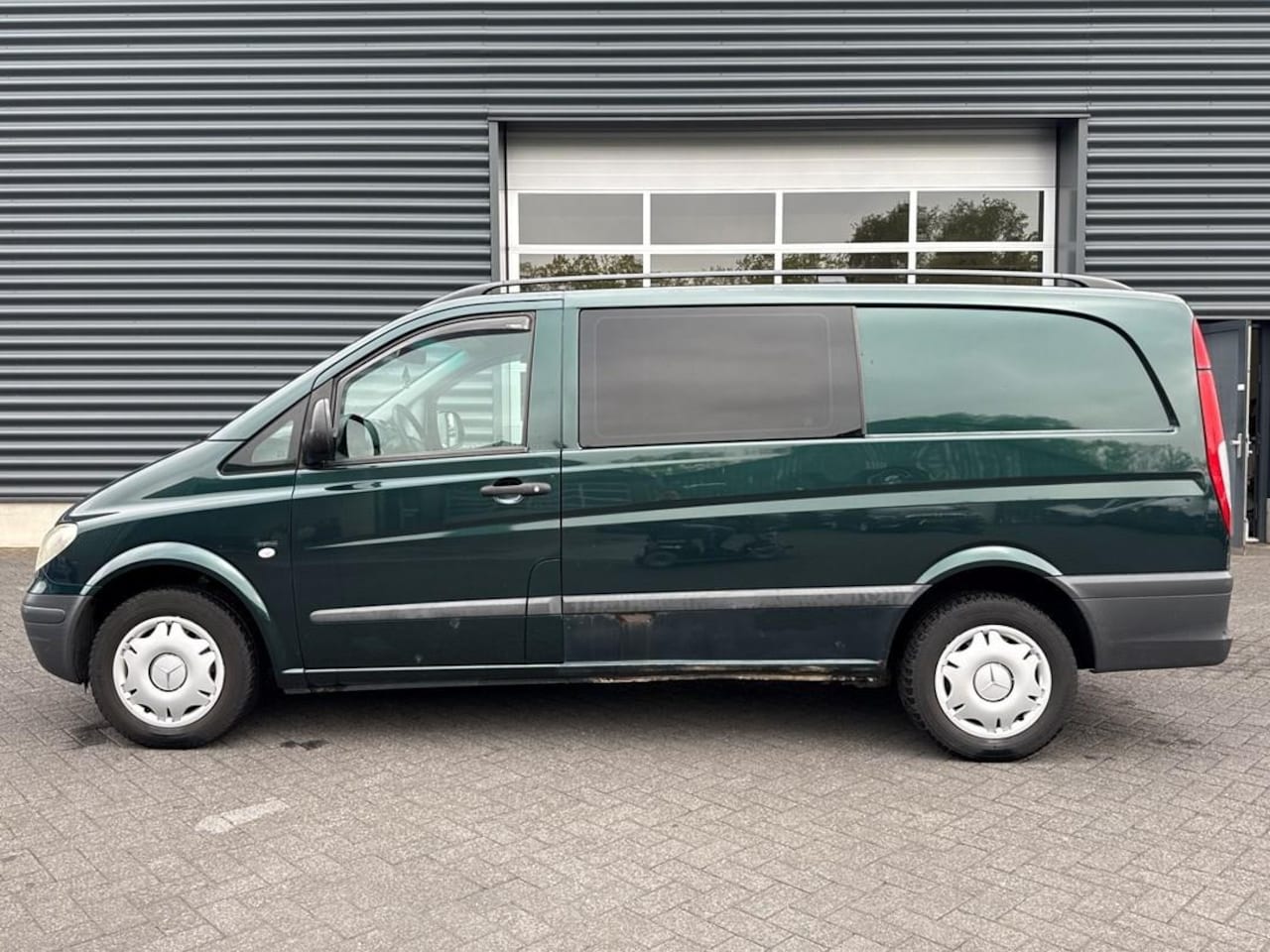Mercedes-Benz Vito - 115 CDI 320 Lang DC standaard 5 pers / VEEVERVOER KENTEKEN - AutoWereld.nl