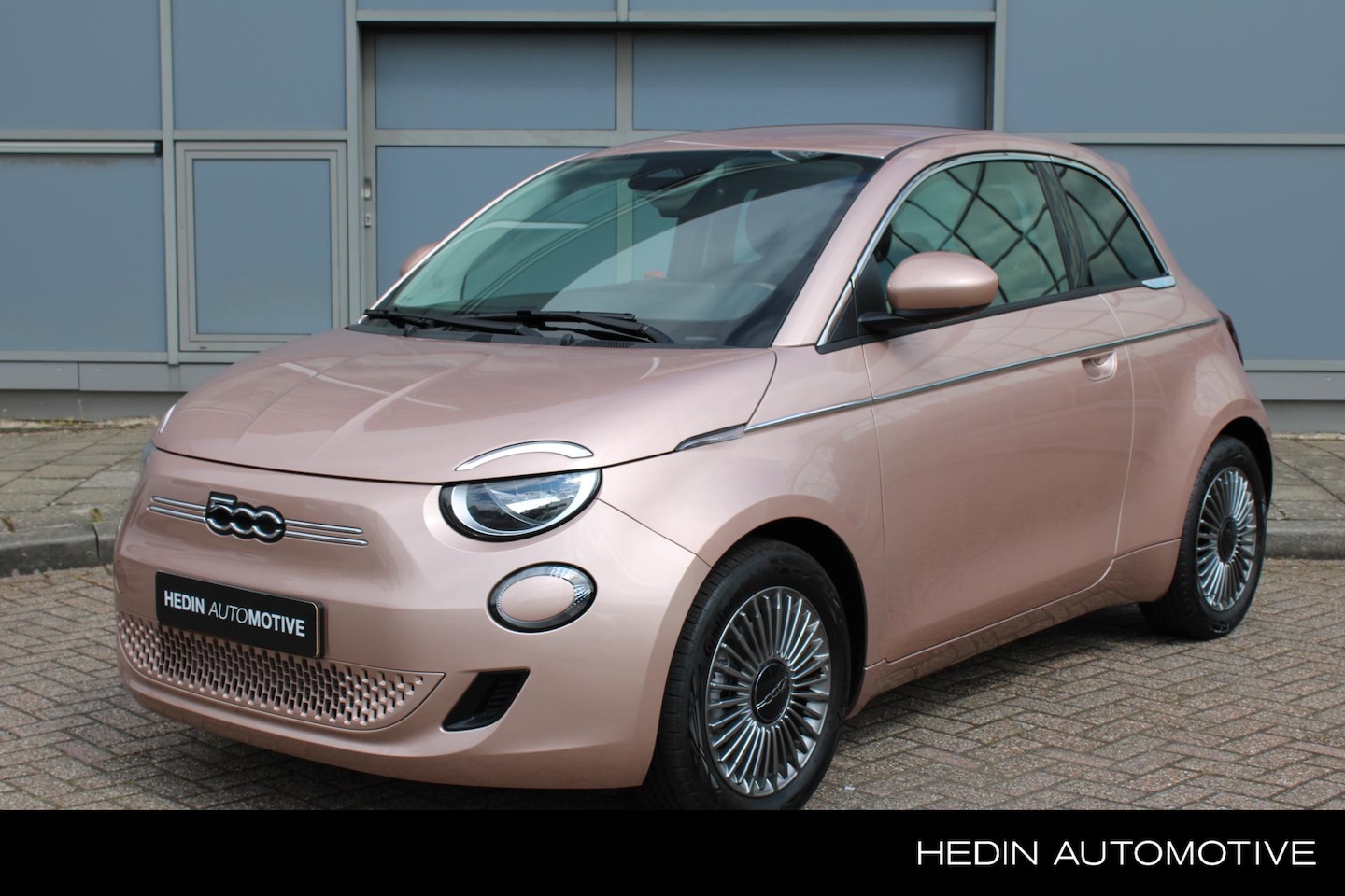 Fiat 500 - Urban 42 kWh 118pk | Oro Rosa metallic | Draadloos Apple CarPlay / Android Auto | Climate - AutoWereld.nl