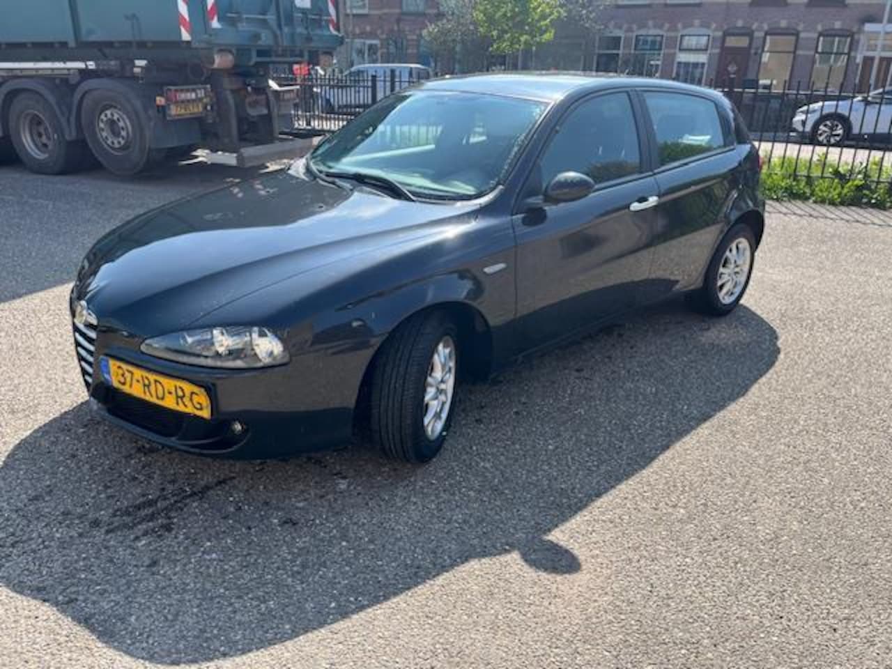 Alfa Romeo 147 - 1.6 T.Spark Distinctive! Cruise! Airco! 2005! - AutoWereld.nl