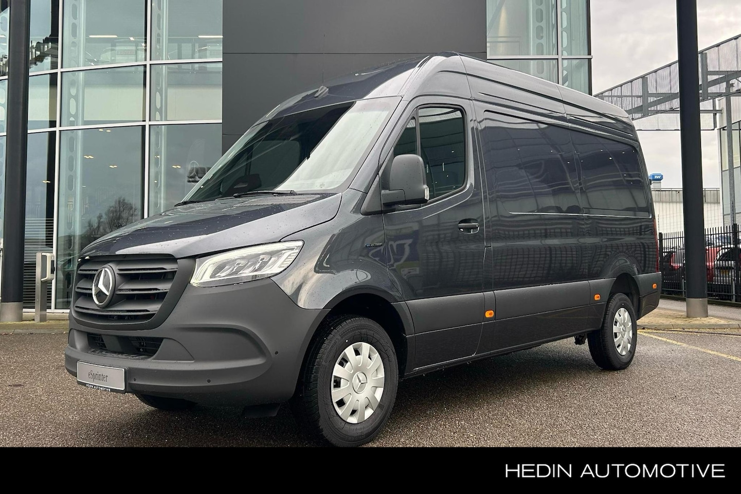 Mercedes-Benz eSprinter - 320 L2 Pro 81kWh | Winterpakket | High-performance LED-koplampen | Trekhaak - AutoWereld.nl