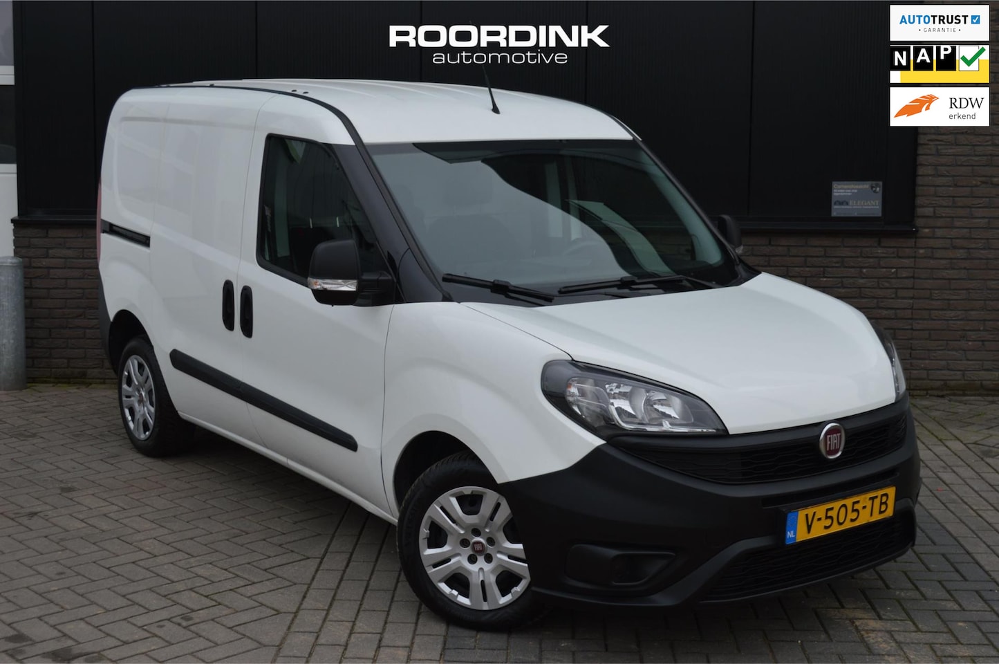 Fiat Doblò Cargo - Cruise|Airco|Navi|71DKM! - AutoWereld.nl