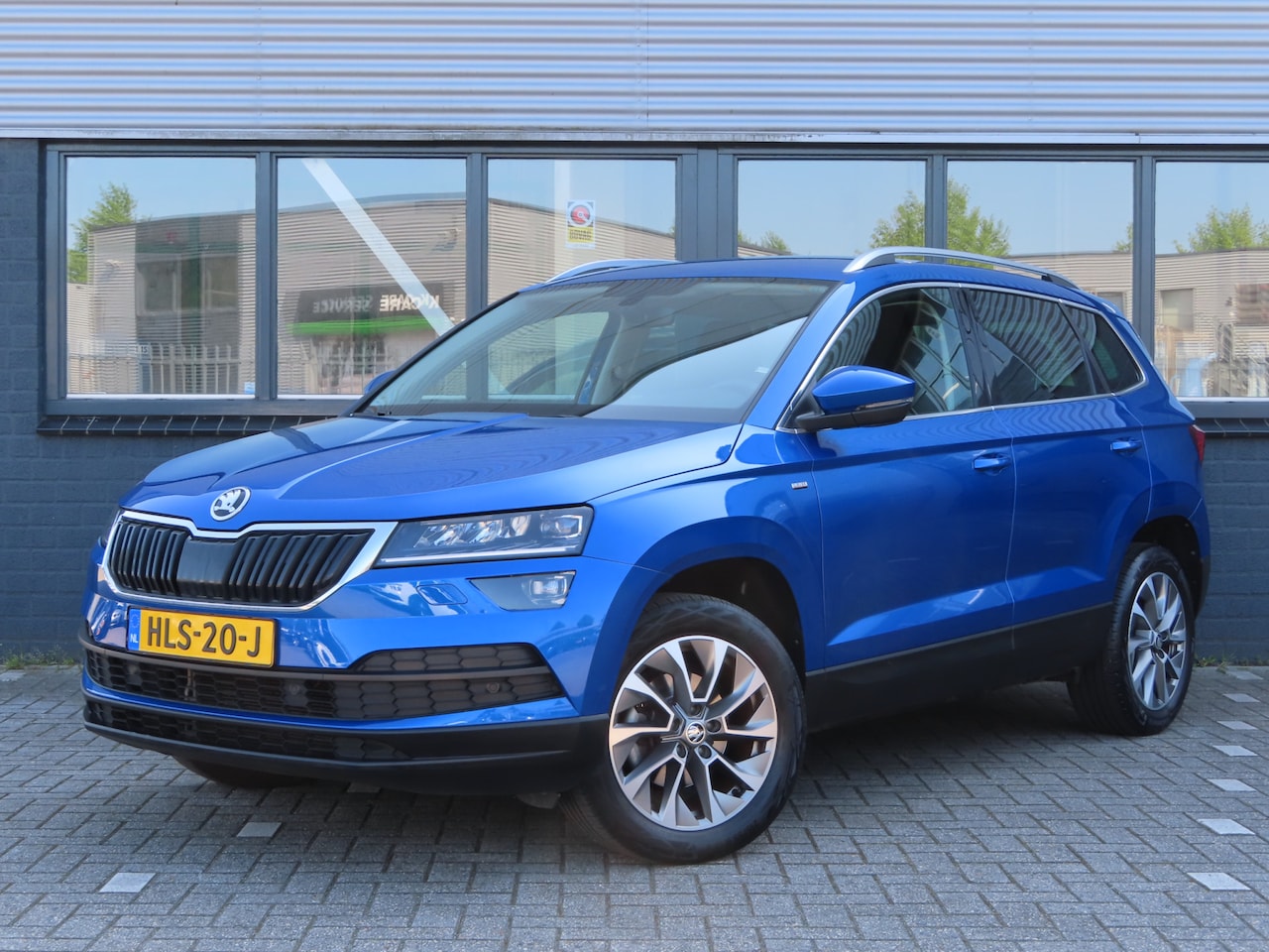 Skoda Karoq - 1.5 TSI ACT Business Edition DSG | full led | navigatie | camera | sensoren voor + achter - AutoWereld.nl