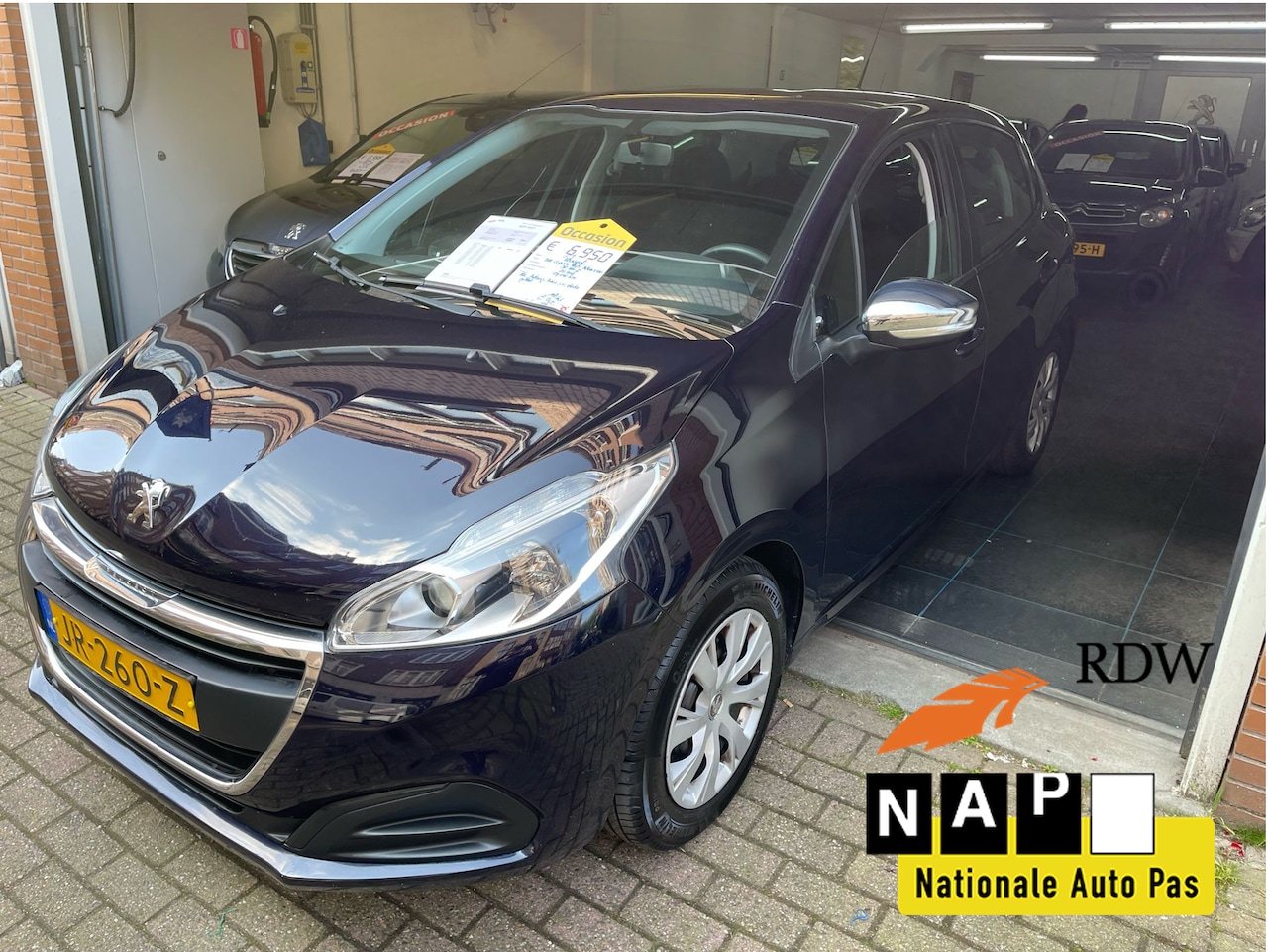Peugeot 208 - 1.2 PureTech Active Peugeot 208 1.2 Pure Tech Active Blauw 5-Deurs  - AutoWereld.nl