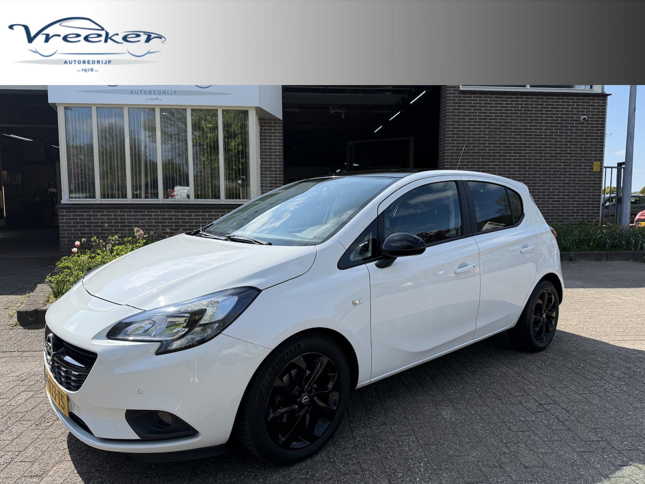 Opel Corsa - 1.4 Innovation Black Edition - AutoWereld.nl