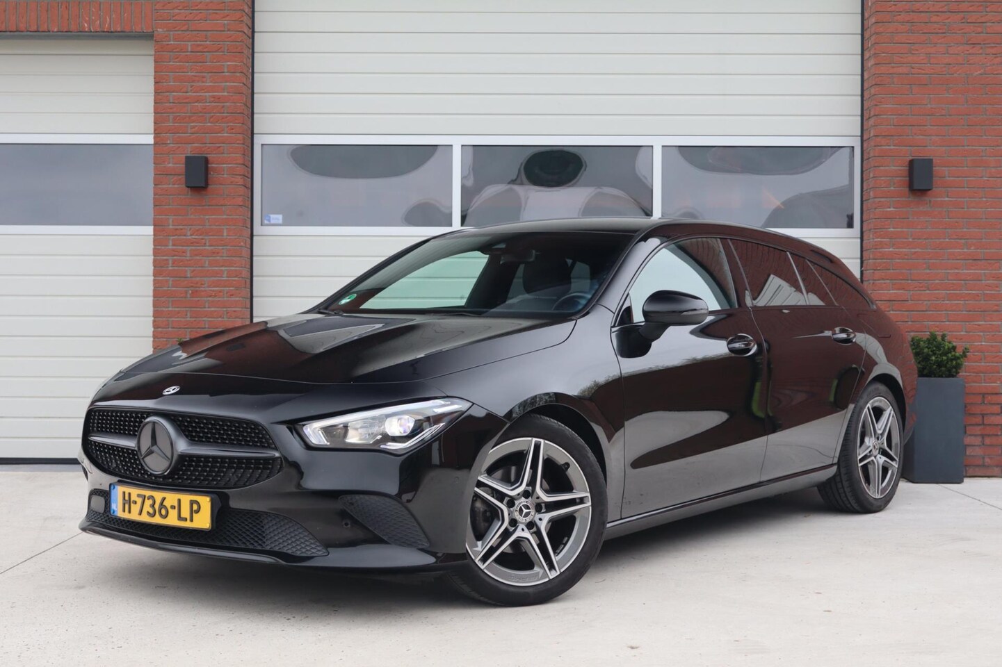 Mercedes-Benz CLA-klasse Shooting Brake - 180 Business Solution - Night pakket - Widescreen - 1e eigenaar - BTW auto - Camera - AutoWereld.nl