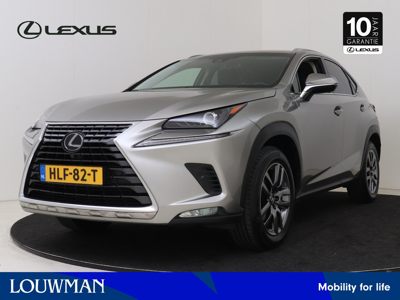 Lexus NX - 300h AWD Luxury Line Limited | Premium Navigatie | Safety System | Elektrische Achterklep - AutoWereld.nl