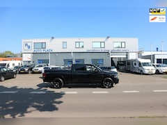 Dodge Ram 1500 - 5.7 V8 Crew Cab 6'4 / NAP / BLACK ON BLACK