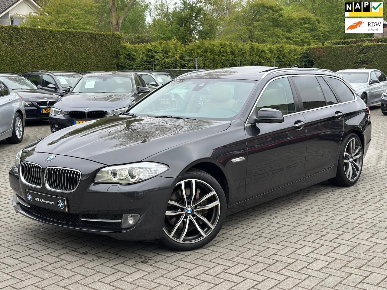 BMW 5-serie Touring - 535xi High Executive|Leder|Groot Navi|Climate control|Xenon|Trekhaak|Nette staat.. - AutoWereld.nl