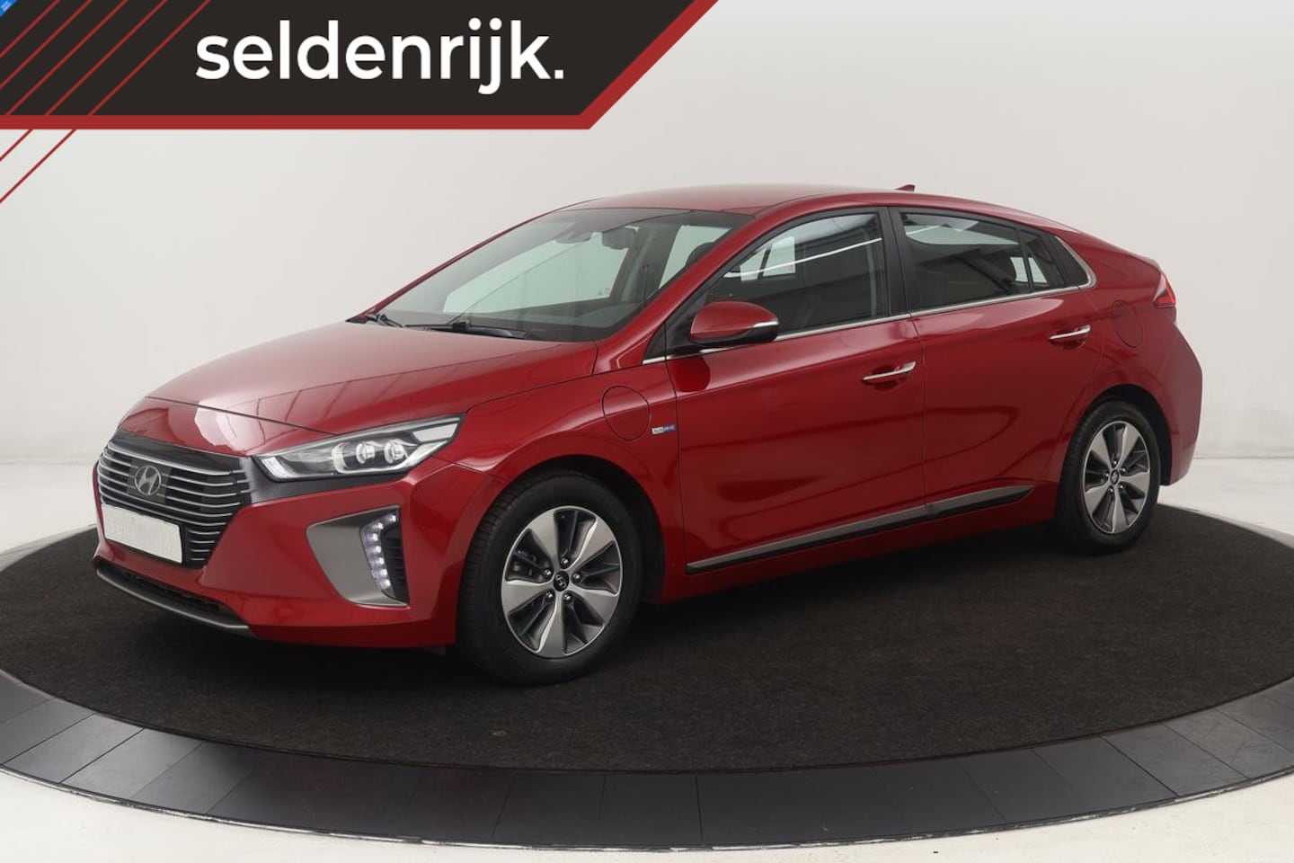 Hyundai IONIQ - 1.6 GDI PHEV | Stoel & stuurverwarming | Adaptive cruise | Full LED | Camera | Carplay | N - AutoWereld.nl