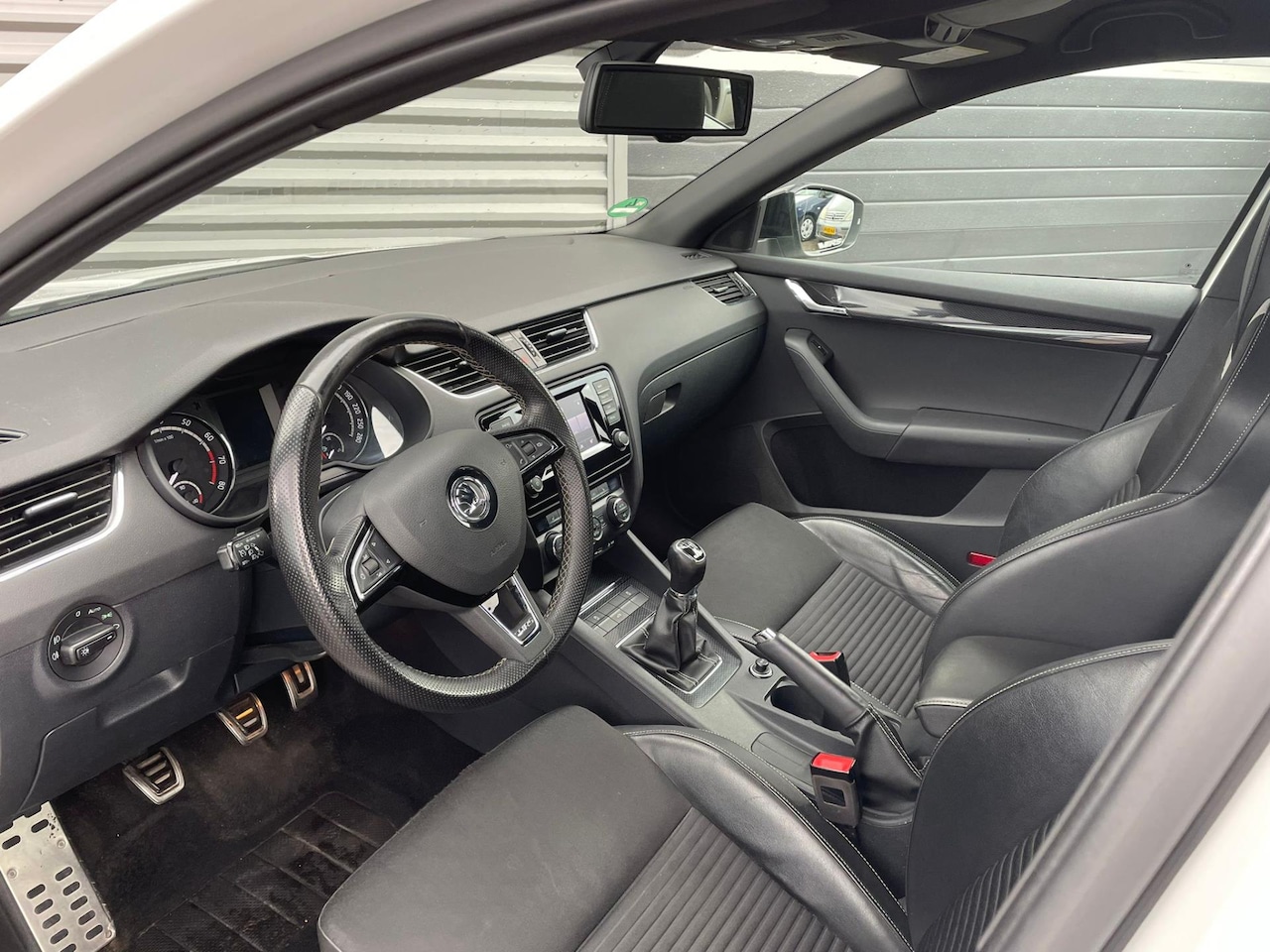 Skoda Octavia Combi - 2.0 TSI RS 220PK XENON*NAVI*PDC!!! - AutoWereld.nl