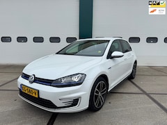 Volkswagen Golf - 1.4 TSI GTE Connected Series