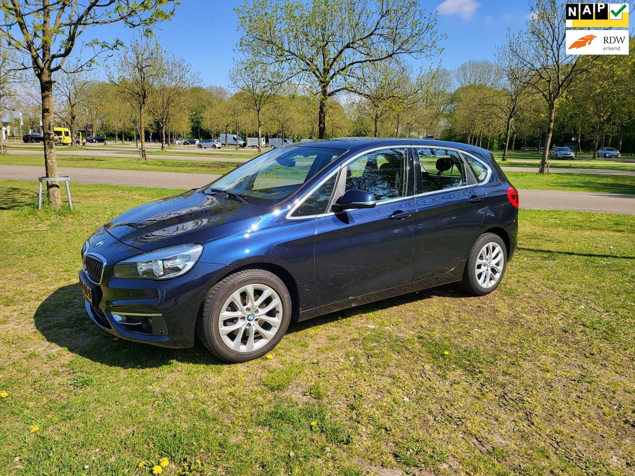 BMW 2-serie Active Tourer - 218i High Executive Automaat, Panorama, Full Options - AutoWereld.nl