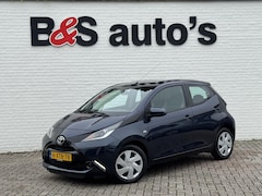 Toyota Aygo - 1.0 VVT-i x-play Airco Camera Bluetooth Media player Nieuwe 4 seizoenen banden