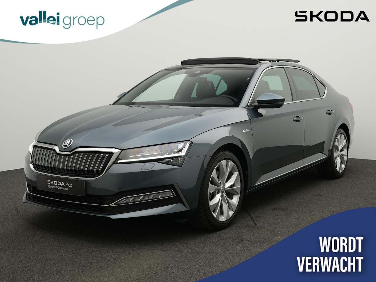 Skoda Superb - 1.4 TSI 218 pk DSG iV Laurin & Klement | Panoramadak | Leder | Geheugen-/massagestoel | Na - AutoWereld.nl