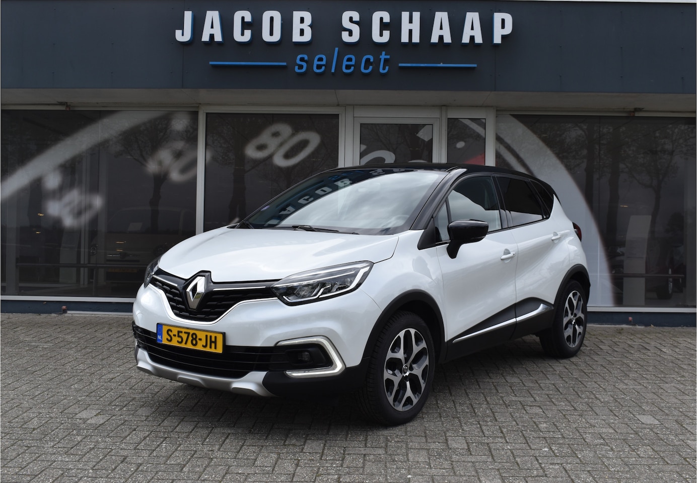 Renault Captur - 0.9 TCe Intens / Navigatie / 17" LM / Sensoren achter / Carplay / Keyless - AutoWereld.nl