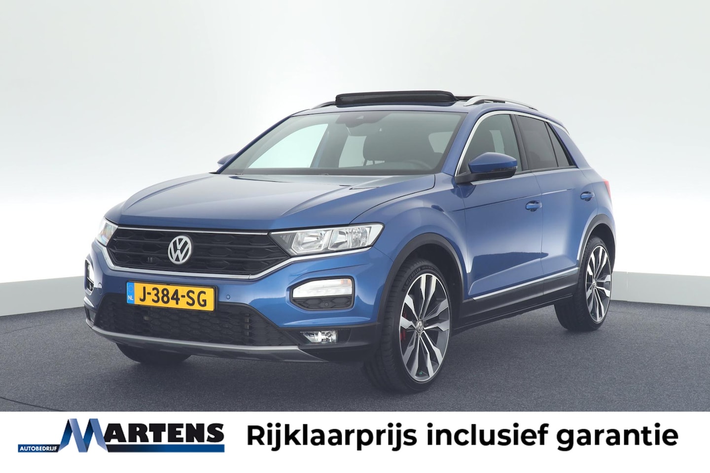 Volkswagen T-Roc - 1.5 TSI 150pk DSG Sport Trekhaak Stoelverwarming Panoramadak Navigatie - AutoWereld.nl