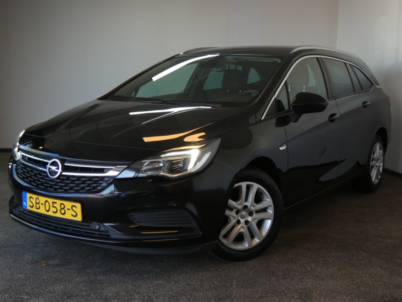 Opel Astra Sports Tourer - 1.4 Business+ 1.4 Business+ - AutoWereld.nl
