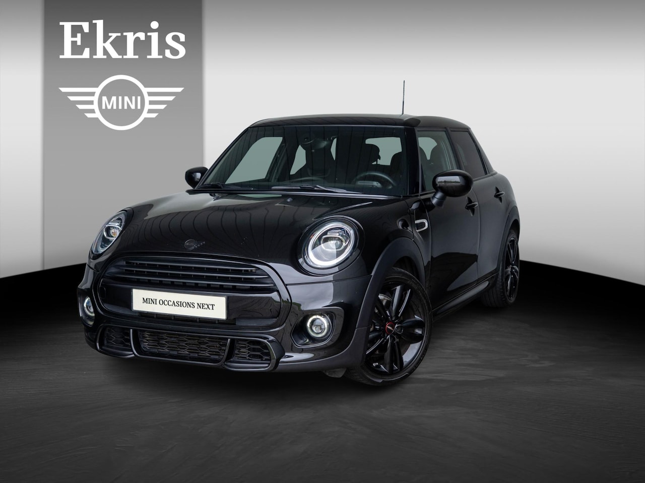 MINI Cooper - 5-deurs Aut. Dalston Edition + JCW pakket + Apple CarPlay + Stoelverwarming - AutoWereld.nl