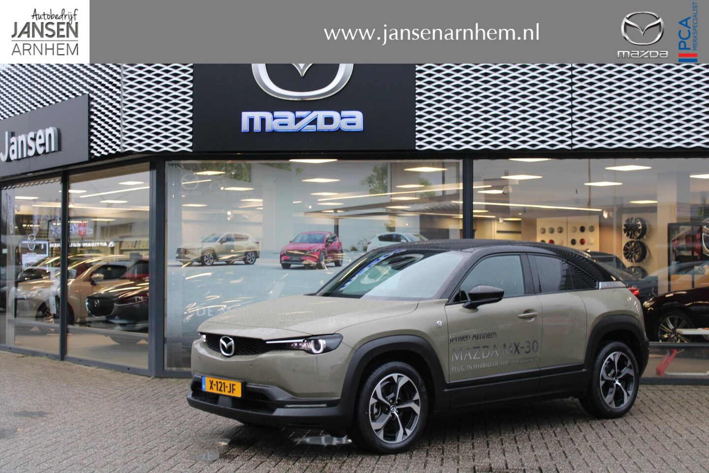 Mazda MX-30 - e-SkyActiv R-EV 170 Makoto e-SkyActiv R-EV 170 Makoto , Demovoordeel € 12.390,-, Automaat, Premium Pack, Navi, Adap.C - AutoWereld.nl