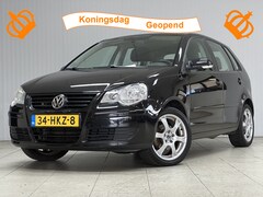 Volkswagen Polo - 1.4-16V Comfortline/ D-Riem verv: 120.000 KM/ Trekhaak/ 5-Drs/ Airco/ Cruise/ Elek. pakket